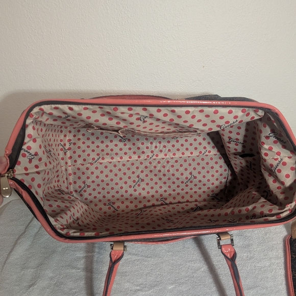 3pc Vintage Guess Luggage Set - Picture 6 of 8